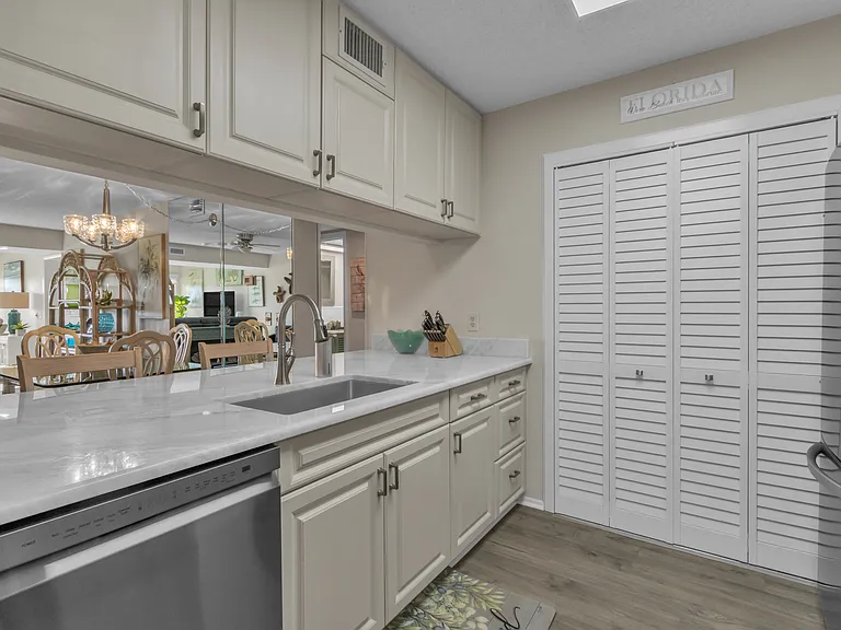 24 Plantation Dr #206 — Photo 4