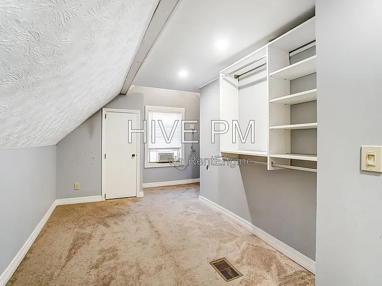 3246 Linwood Ave #2 — Photo 32