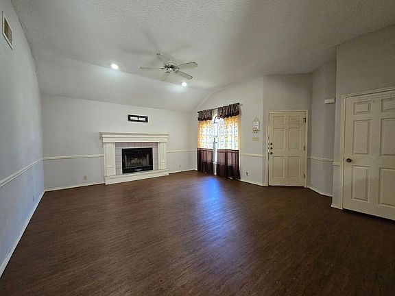 4th image of 1724 Belmead Dr