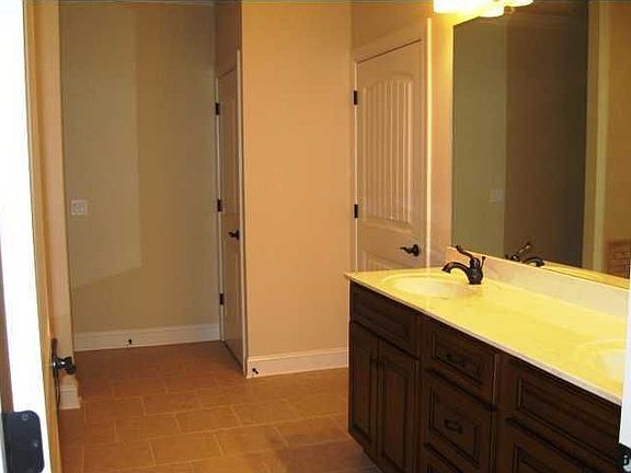2nd image of 4543 Sweetberry Ln