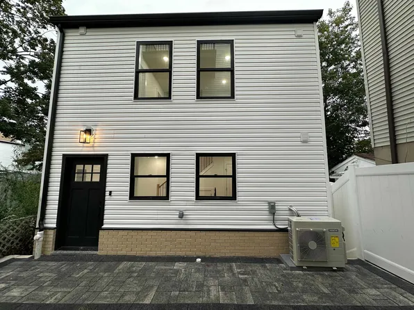 59 Waverly Street image 1 of 11