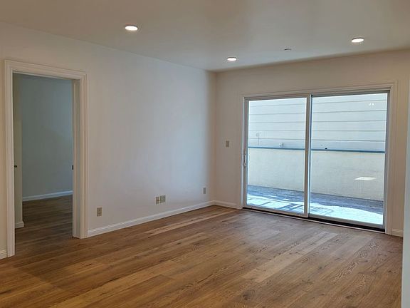 3rd image of 3130 Broderick St #1