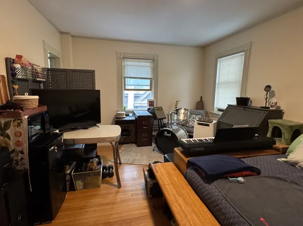 161 Walnut St #1, Newtonville, MA 02460