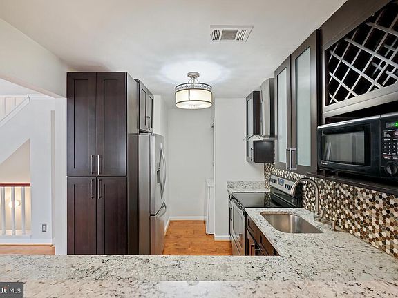 5th image of 5716 Chapman Mill Dr APT 200