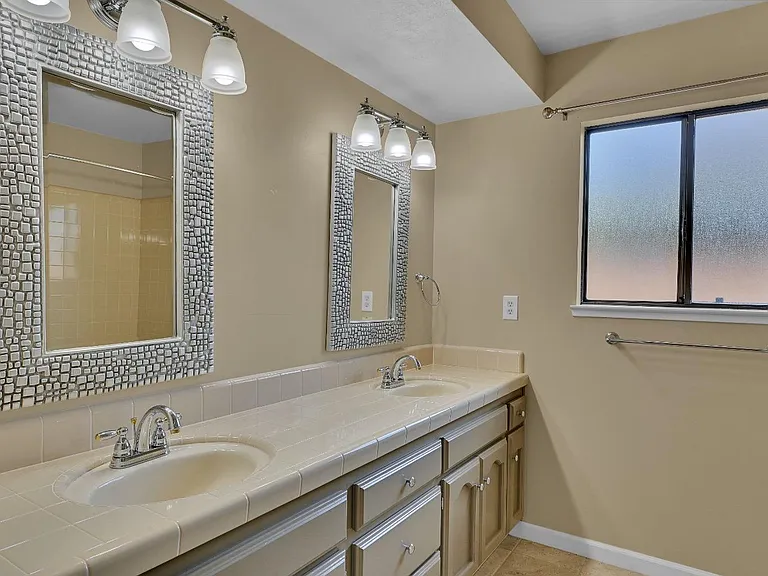 722 Mariner Loop — Photo 27