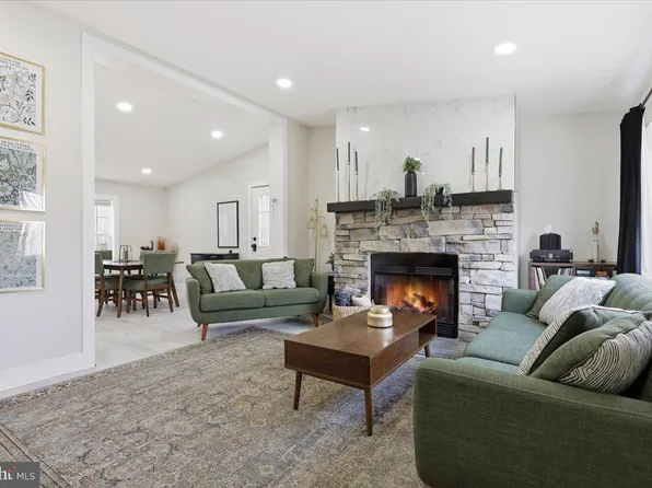 79 Wild Turkey Cir, Lake Ariel, PA 18436