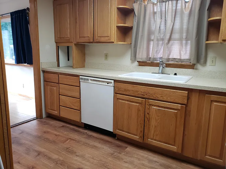 408 Yakima St — Photo 4