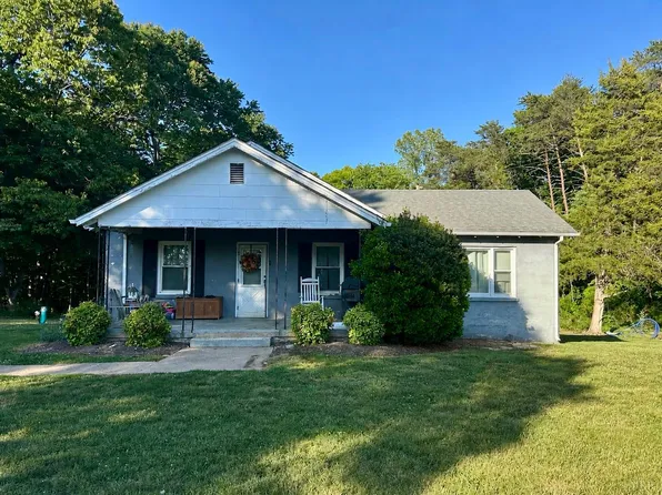 4604 Swinging Bridge Rd, Brookneal, VA 24528