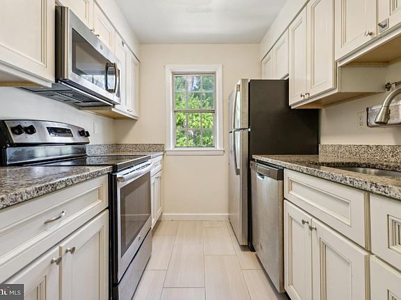 4th image of 802 S Arlington Mill Dr #12301