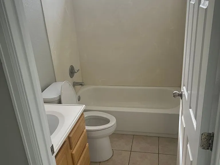 7370 Kearney St — Photo 8