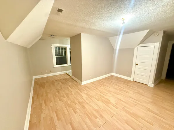 3608 Jackson Street, 3608 Jackson St APT 5, Omaha, NE 68105