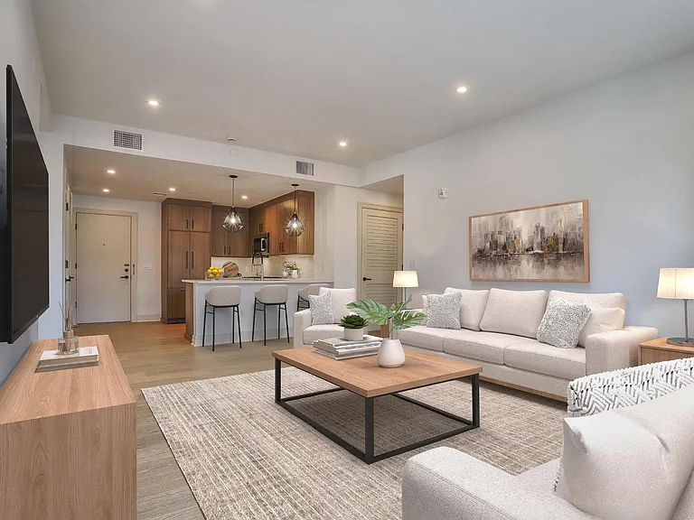 921 Madison St #204 — Photo 6