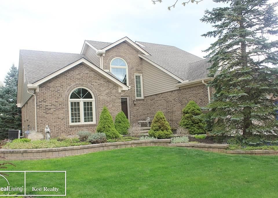 1st image of 33076 Mazara Dr