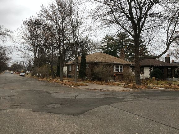 3rd image of 245 11th Ave N