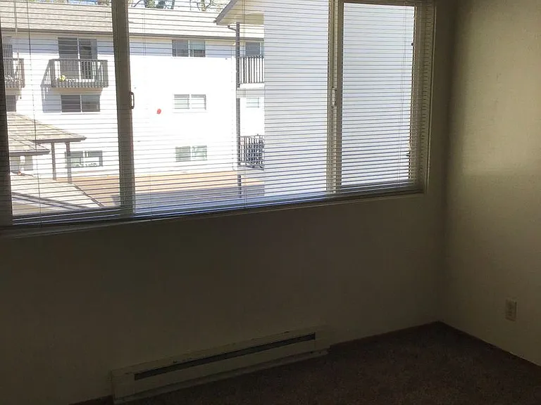 840 SW Grove St — Photo 14