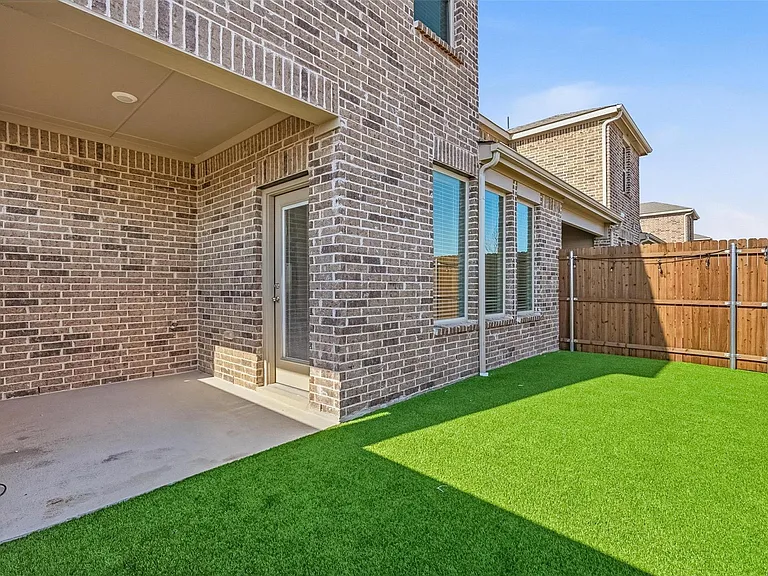 732 Thorn Creek Dr — Photo 11