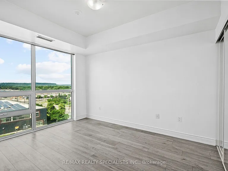 1050 Main St E #718 — Photo 25