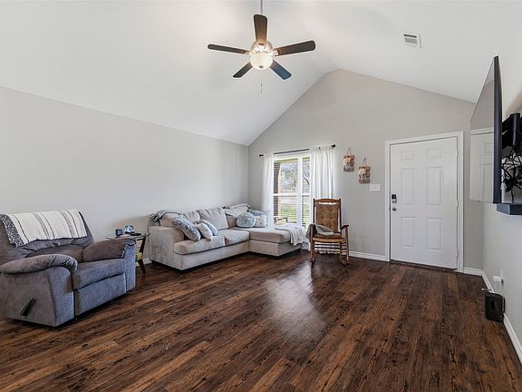 4th image of 300 W Main St