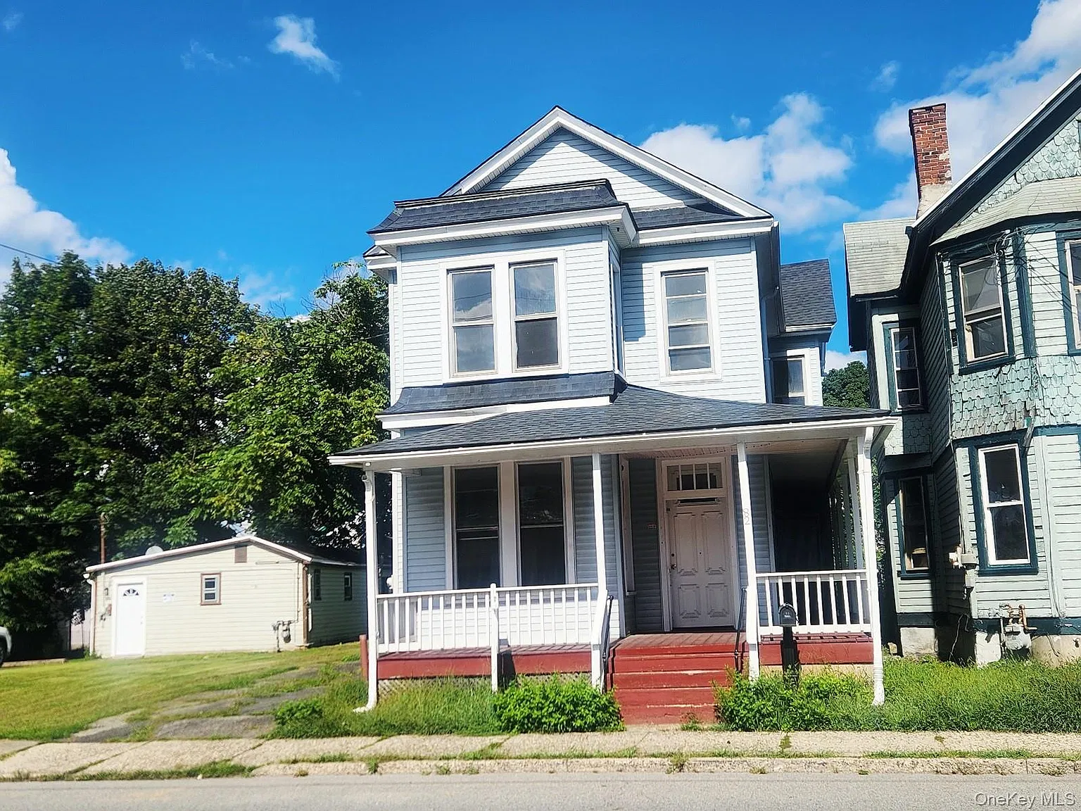 3 bed, 1.0 bath, 1272 sqft, $1,850 — Photo 1