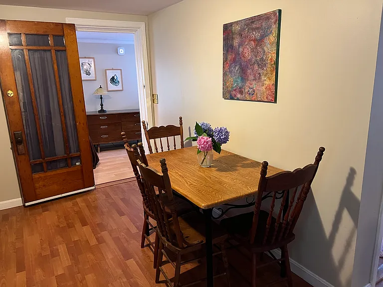 327 Malletts Bay Ave #A — Photo 14