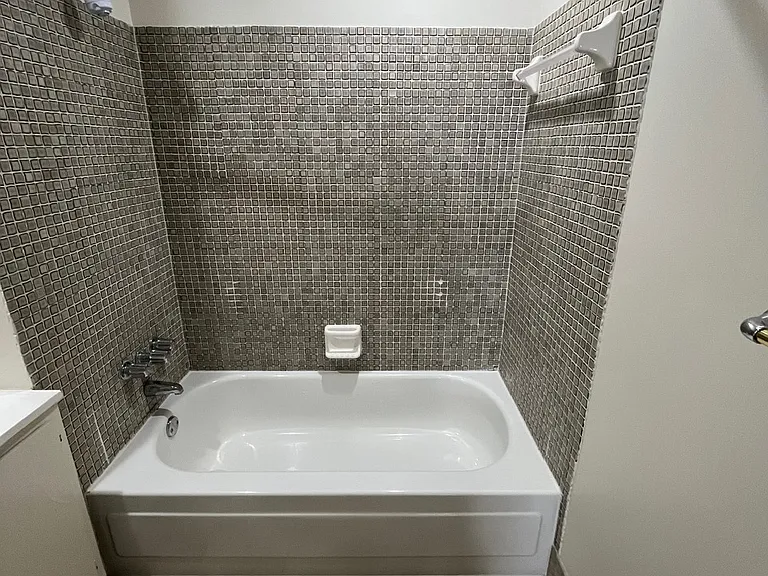 Shadow Creek Apartments — Photo 42