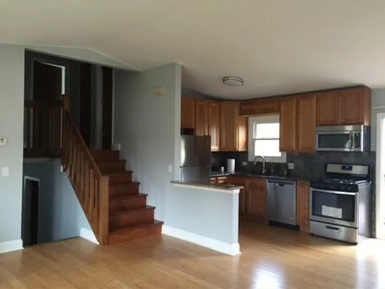 18027 W Gages Lake Rd — Photo 3