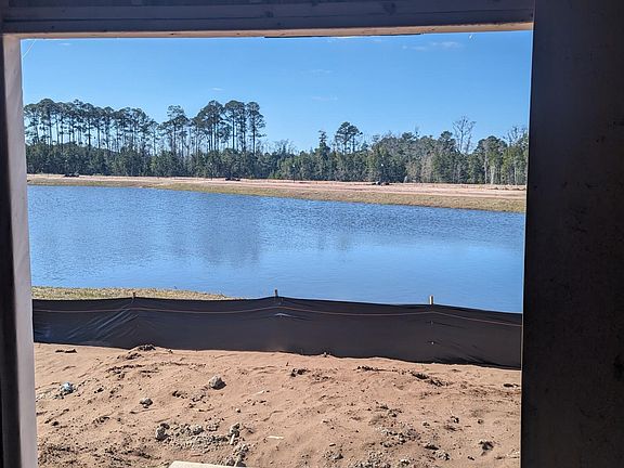 3rd image of 14782 CASHEW Avenue