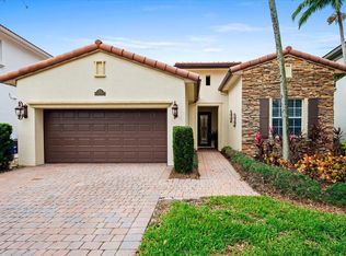1915 Flower Dr, Palm Beach Gardens, FL 33410