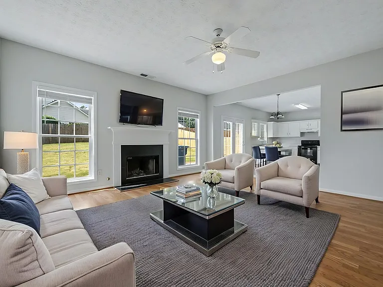 290 Clairidge Ln — Photo 16