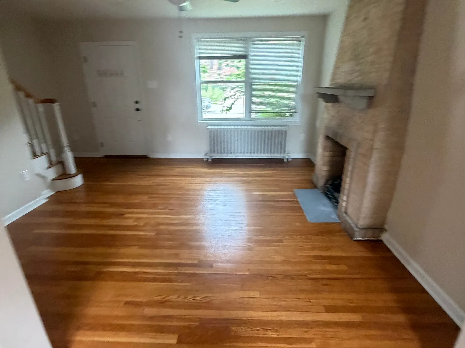 3 bed, 1209 sqft, $2,395 — Photo 4