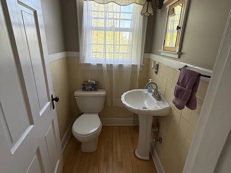 Peyton Pl — Photo 8