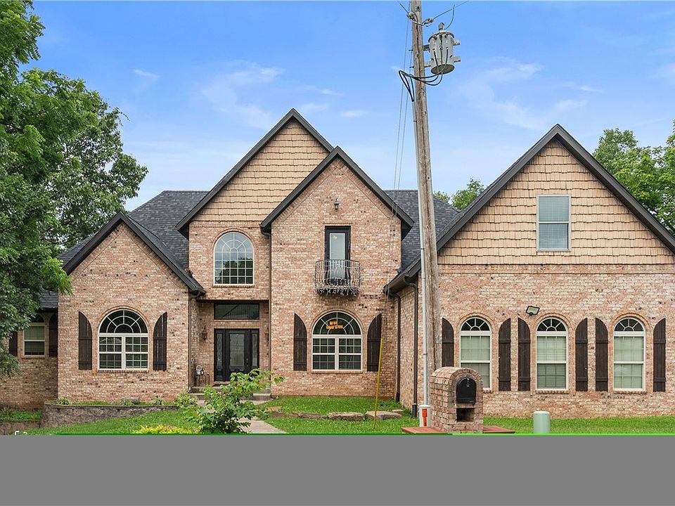 1st image of 14 Holcombe Ln