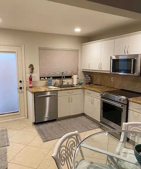 1684 Bel Air Ave — Photo 4