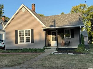 737 N 5th Ave, Canton, IL 61520