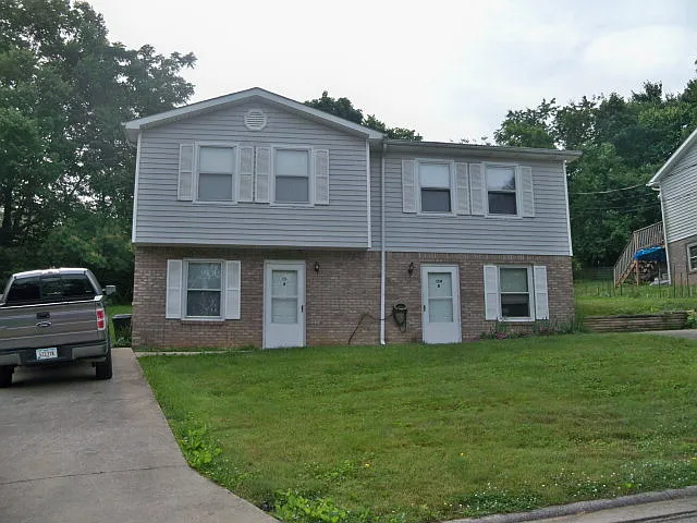 124 Central Ave photo 1