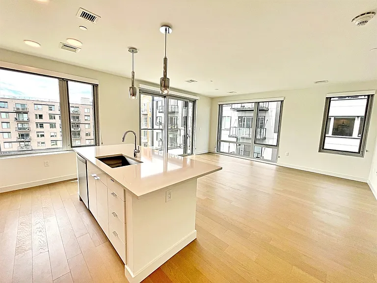 45 Lewis St #518 — Photo 4