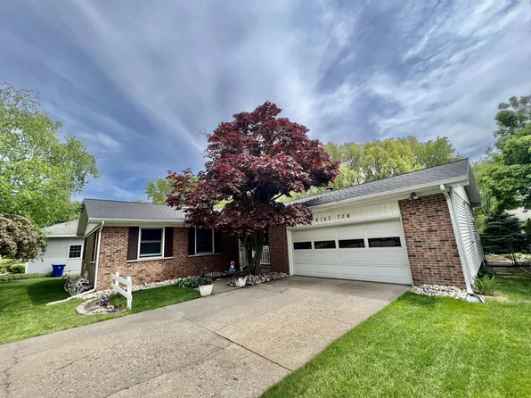 910 Seminole Dr, Ludington, MI 49431