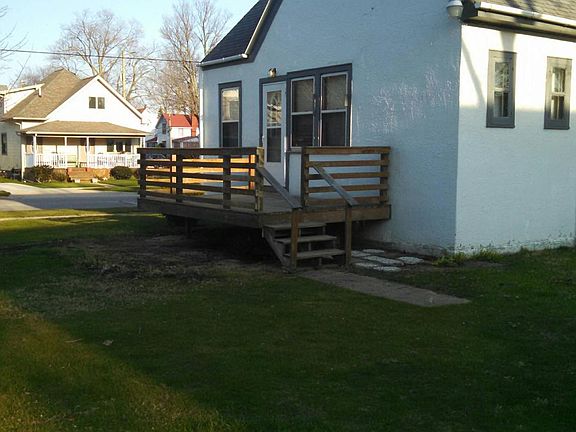 3rd image of 564 Indiana Ave