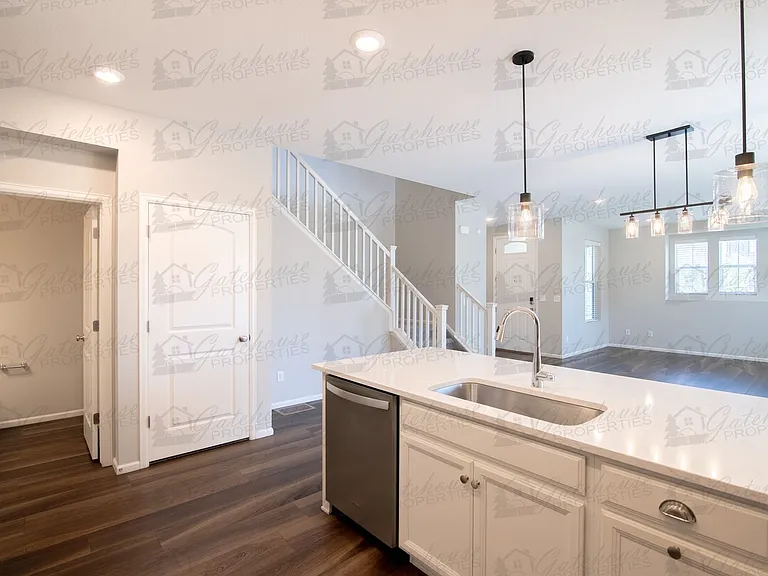 10294 E 59th Ave — Photo 15