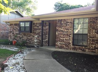 6621 Constitution Dr, Watauga, TX 76148