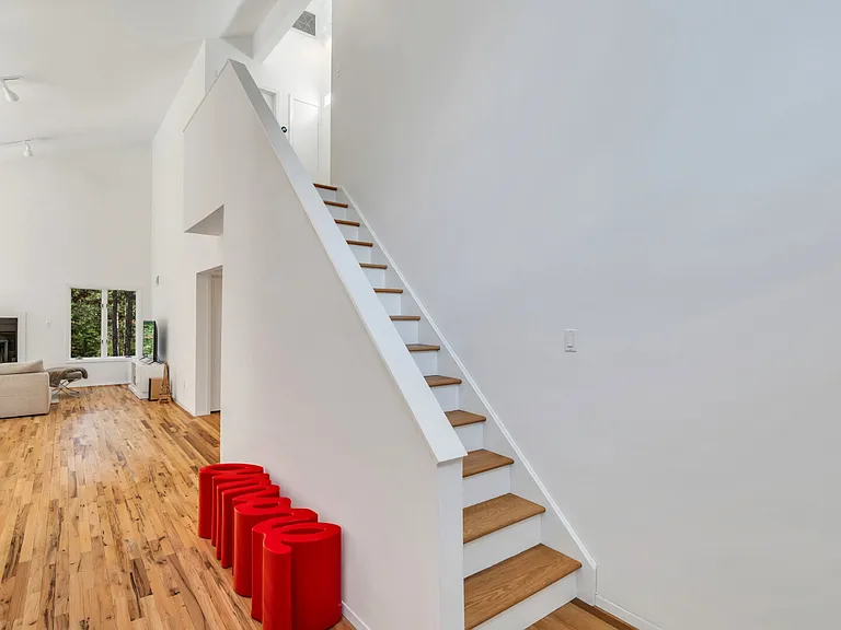 17 Rose Hill Rd — Photo 8
