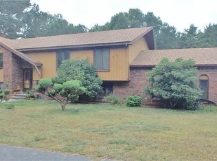 4 Linden Ln, Coventry, RI 02816