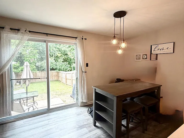 415 Strathaven Ct — Photo 10