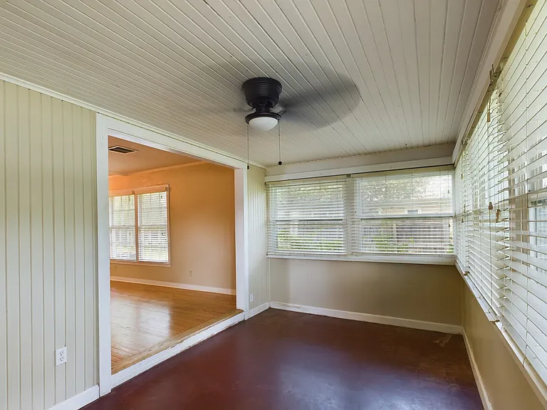 305 Bolton Ave — Photo 18