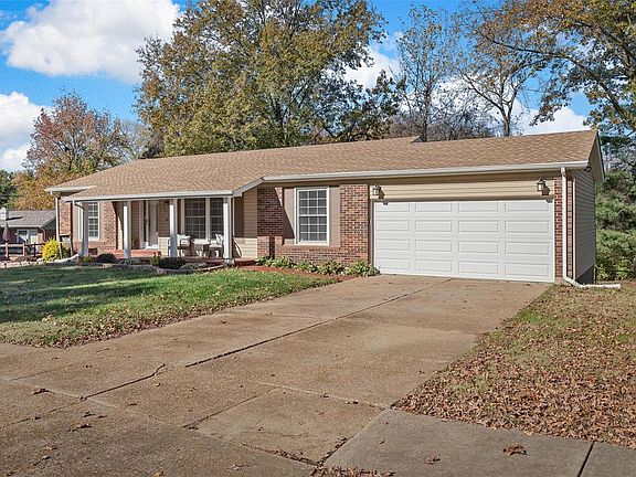 3rd image of 6585 Lakeside Hills Dr
