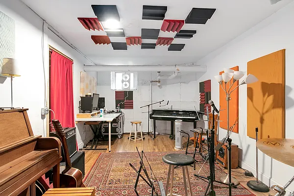 Sold by Compass | media 8