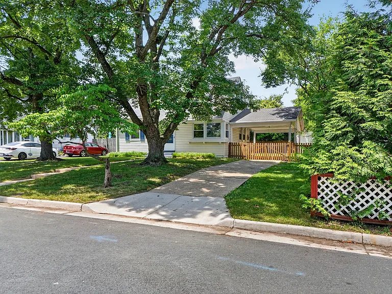 6410 Cavalier Dr — Photo 33