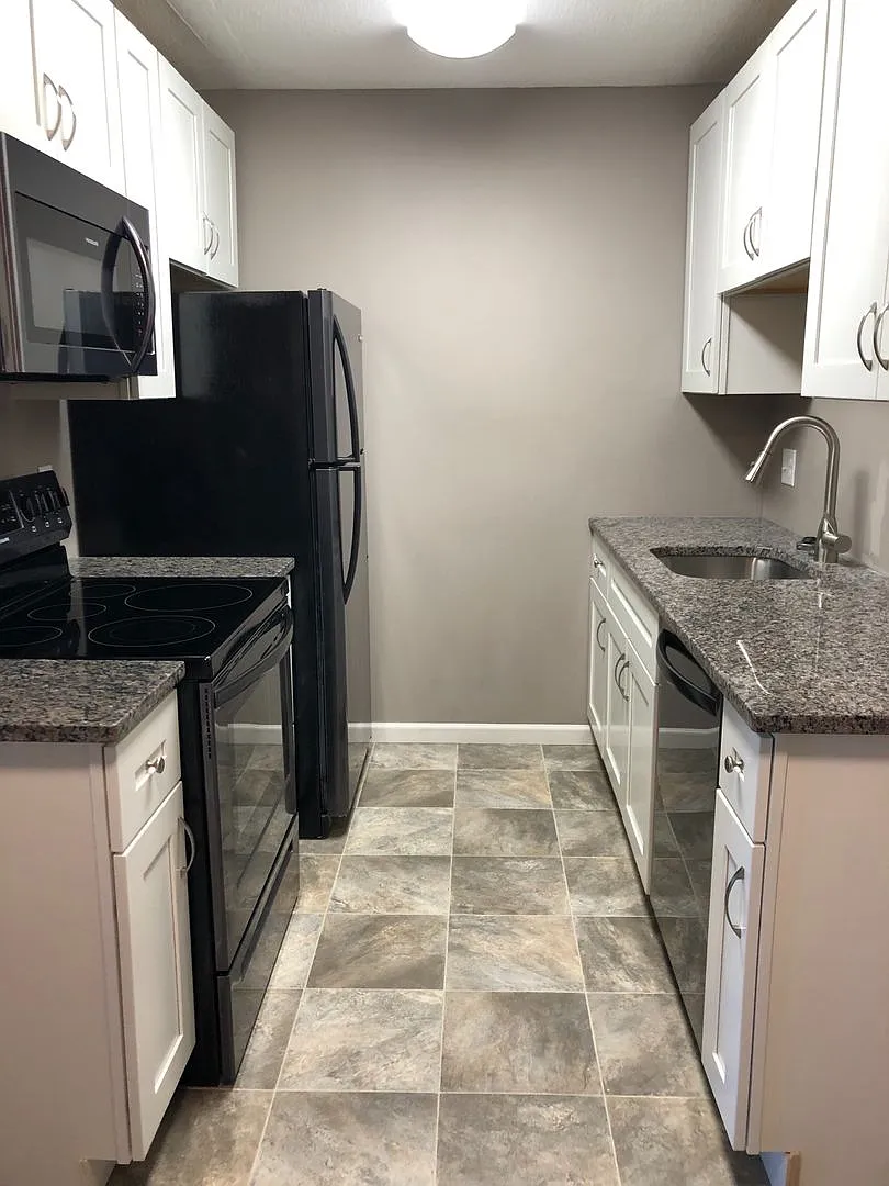 Renovated Apartment Just for You — Photo 2