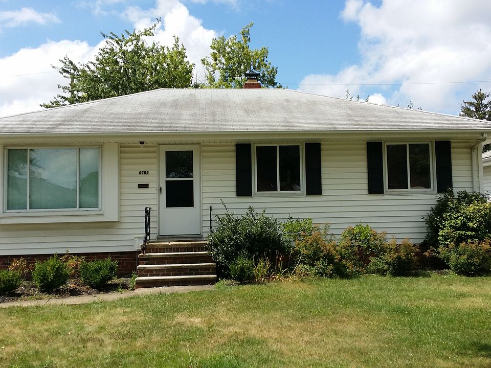 1st image of 4704 Springwood Dr