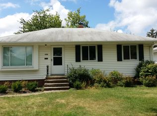 4704 Springwood Dr, Brooklyn, OH